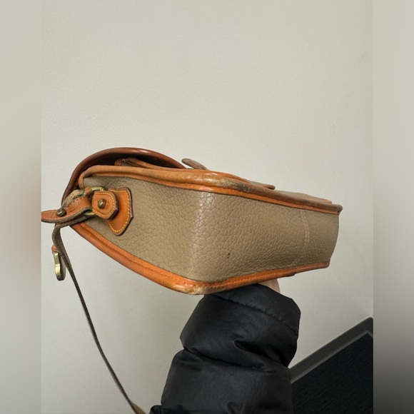 Vintage Dooney and Bourne Crossbody - Picture 11 of 16